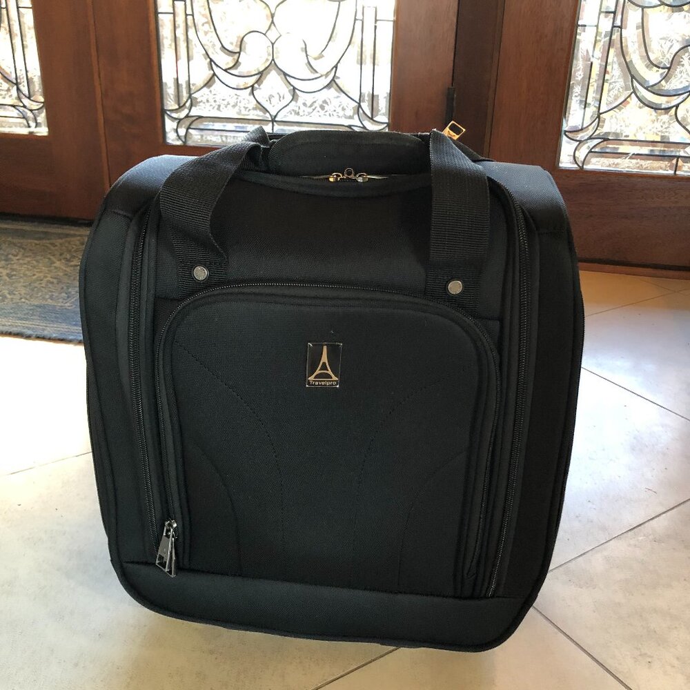 TRAVELPRO Pilot Air Elite Rolling Underseat Carry-On
